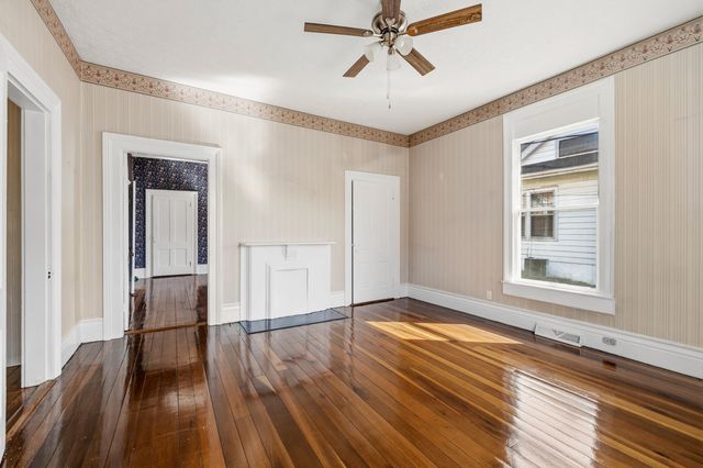 433 N College Street, Harrodsburg, KY 40330