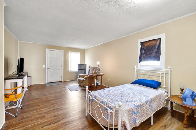 433 N College Street, Harrodsburg, KY 40330