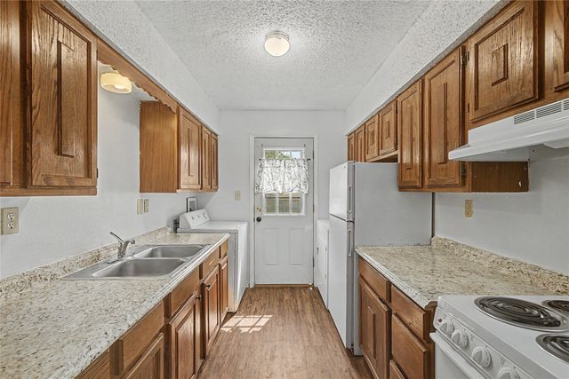 501 Byron Street, Fort Worth, TX 76114