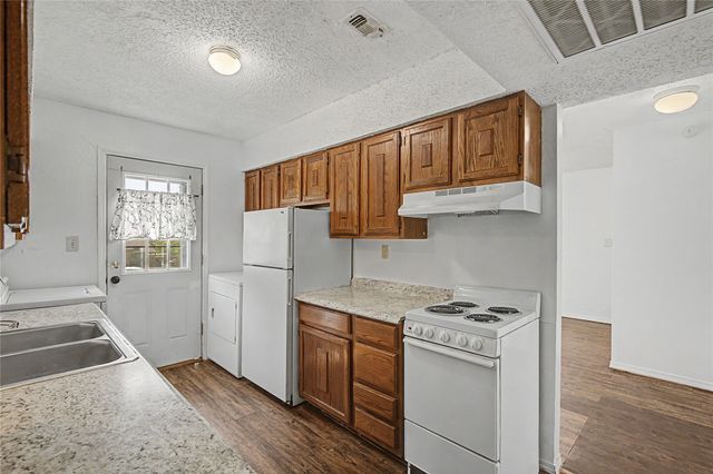 501 Byron Street, Fort Worth, TX 76114