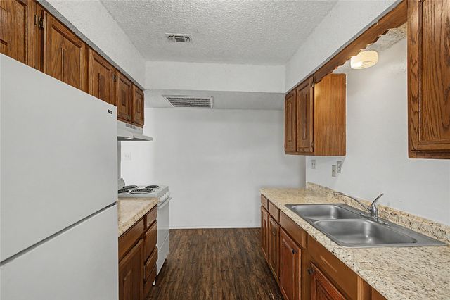 501 Byron Street, Fort Worth, TX 76114
