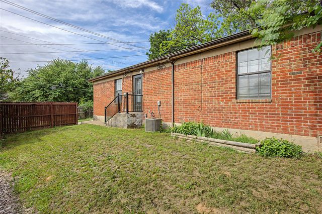 501 Byron Street, Fort Worth, TX 76114