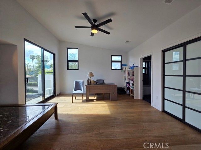 915 S Rimpau Boulevard, Los Angeles, CA 90019