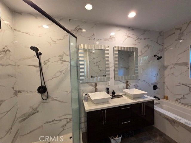 915 S Rimpau Boulevard, Los Angeles, CA 90019