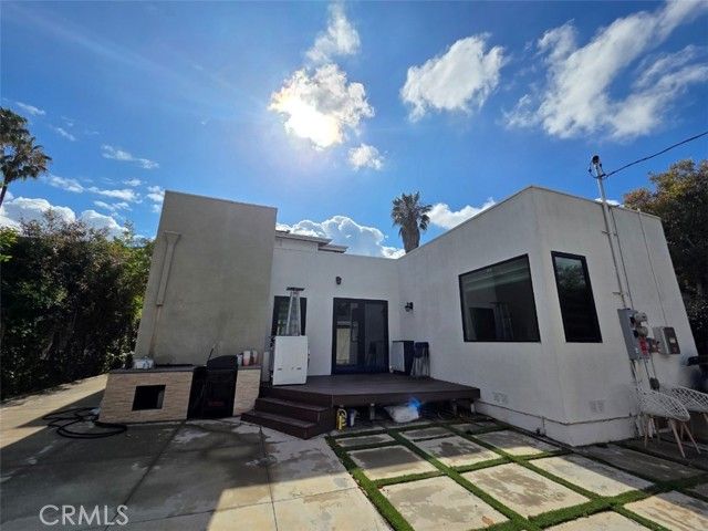 915 S Rimpau Boulevard, Los Angeles, CA 90019