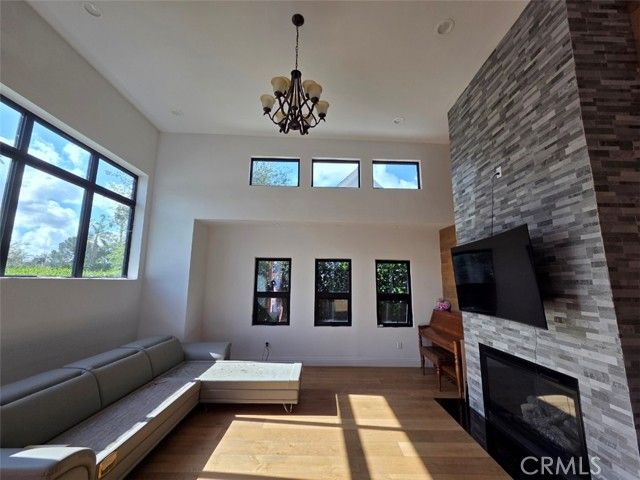 915 S Rimpau Boulevard, Los Angeles, CA 90019