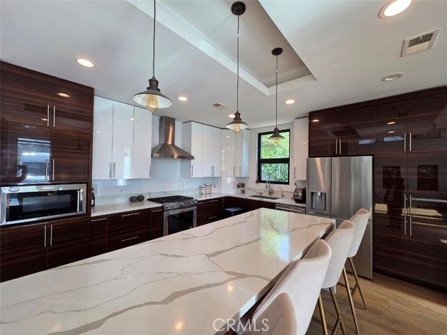 915 S Rimpau Boulevard, Los Angeles, CA 90019