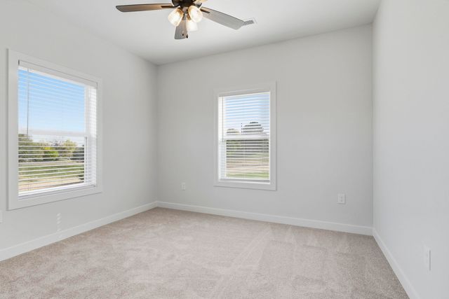 723 Battle Creek Ln, Minneapolis, KS 67467