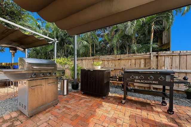 815 Upland Road 12, West Palm Beach, FL 33401