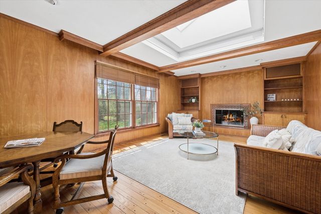 2629 Illinois Road, Northbrook, IL 60062