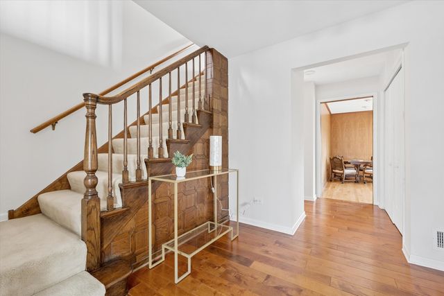 2629 Illinois Road, Northbrook, IL 60062