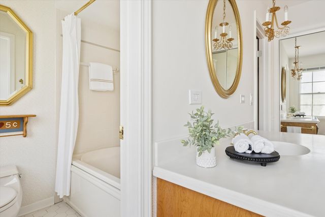 2629 Illinois Road, Northbrook, IL 60062