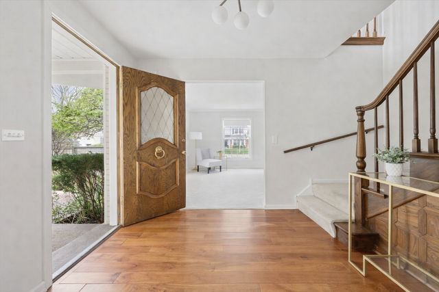 2629 Illinois Road, Northbrook, IL 60062