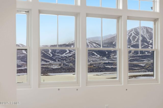 674 E Silver Hill Loop, Hideout, UT 84036