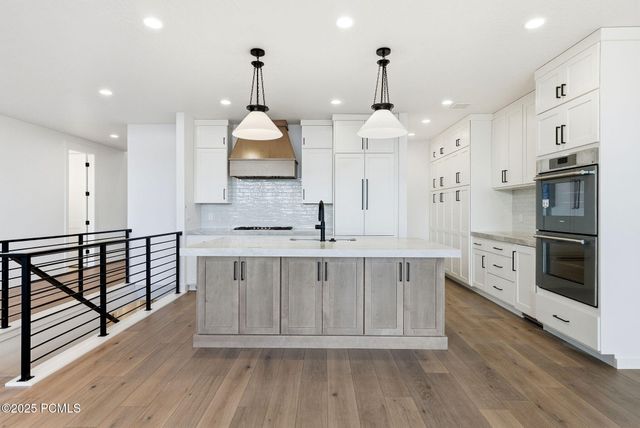 674 E Silver Hill Loop, Hideout, UT 84036