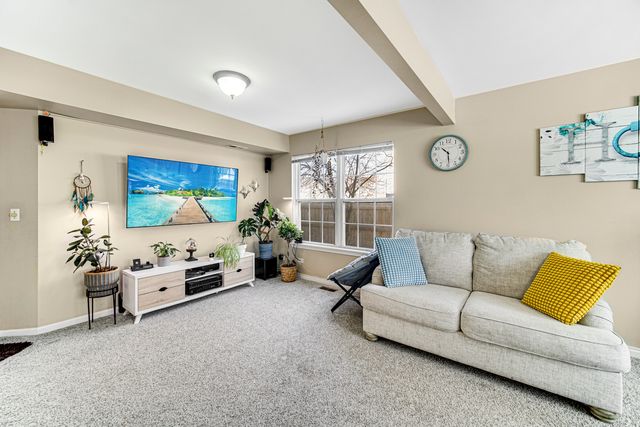 1384 ROXBURY Drive, Aurora, IL 60502