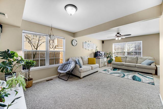 1384 ROXBURY Drive, Aurora, IL 60502