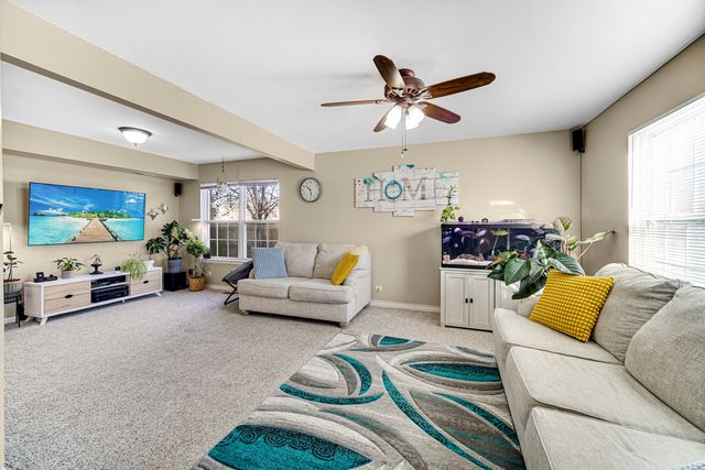 1384 ROXBURY Drive, Aurora, IL 60502