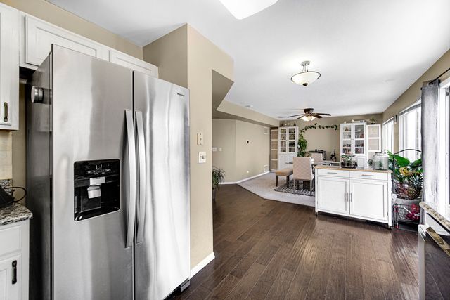 1384 ROXBURY Drive, Aurora, IL 60502