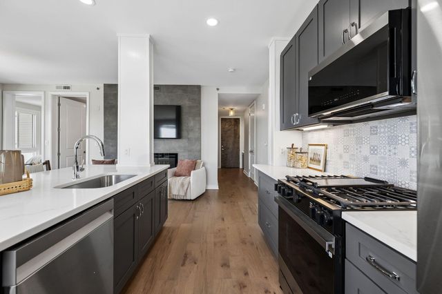 200 Manufacturers Road Apt 617, Chattanooga, TN 37405