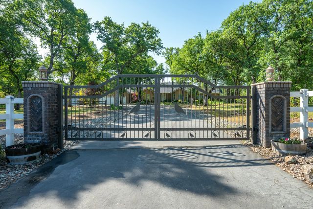 21855 Regna Drive, Palo Cedro, CA 96073