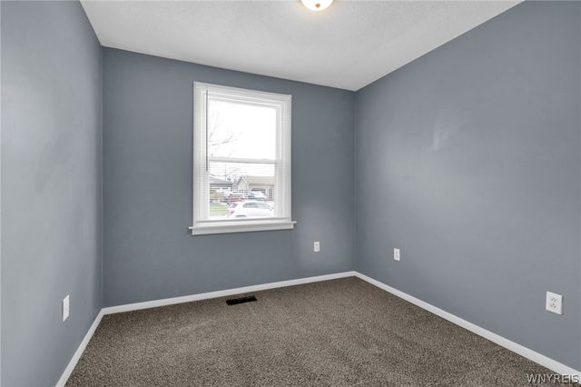 16 East Rouen Drive, Cheektowaga, NY 14227