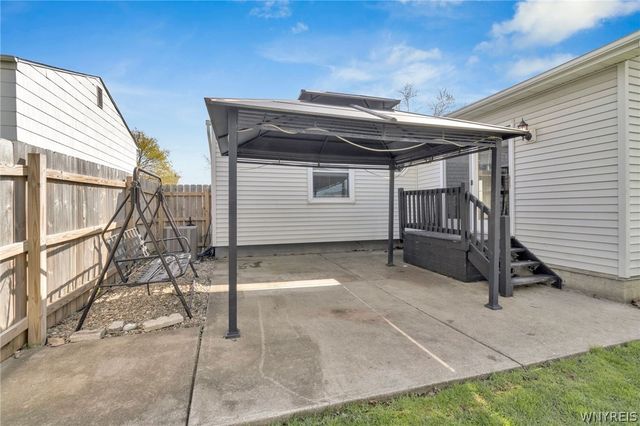 16 East Rouen Drive, Cheektowaga, NY 14227