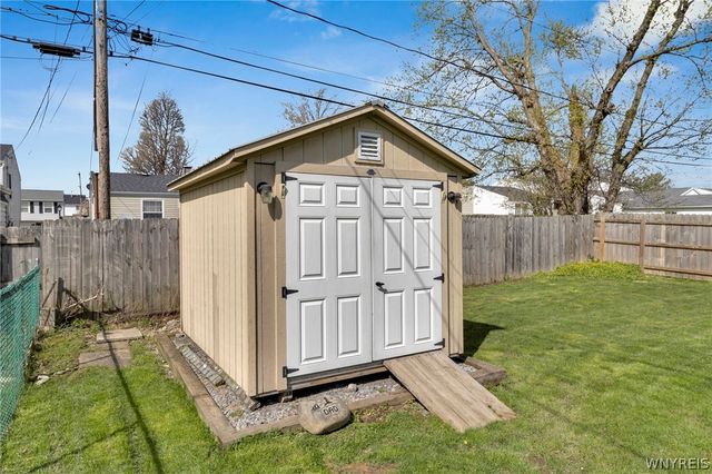 16 East Rouen Drive, Cheektowaga, NY 14227