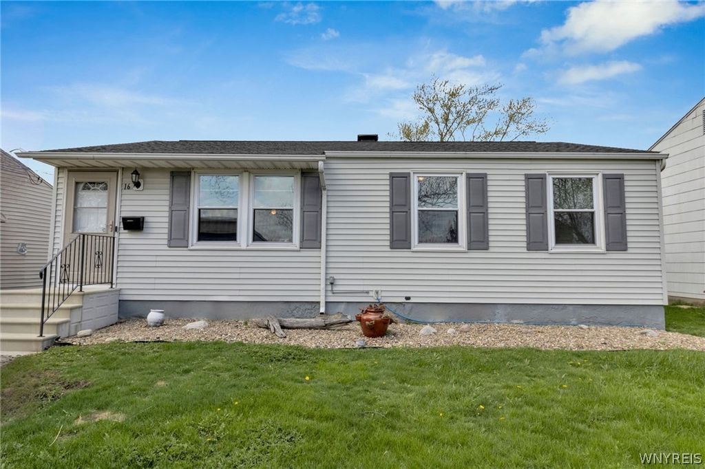 16 East Rouen Drive, Cheektowaga, NY 14227