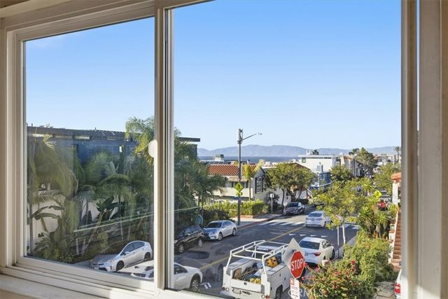 1902 Highland Avenue, Manhattan Beach, CA 90266