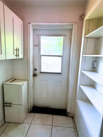 672 NE 130th St 672, North Miami, FL 33161