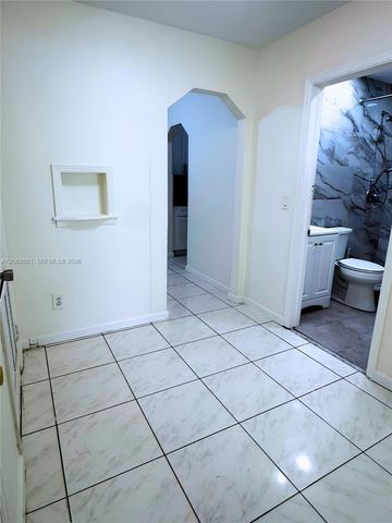 672 NE 130th St 672, North Miami, FL 33161