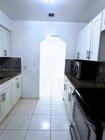 672 NE 130th St 672, North Miami, FL 33161