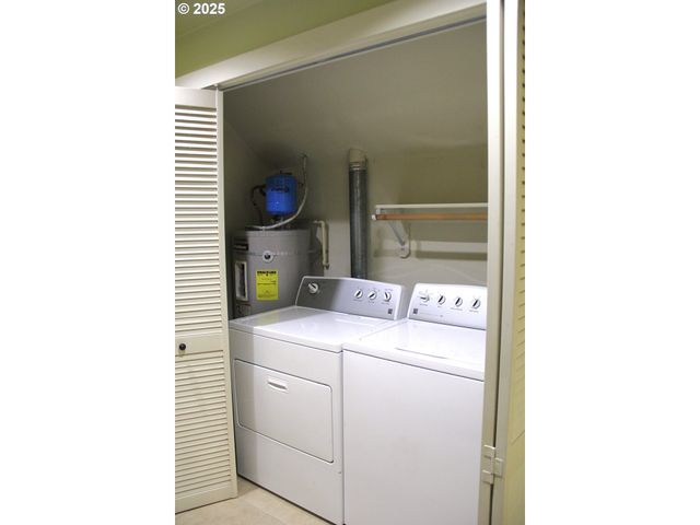 608 Ne ROYDON Ln, Hillsboro, OR 97006