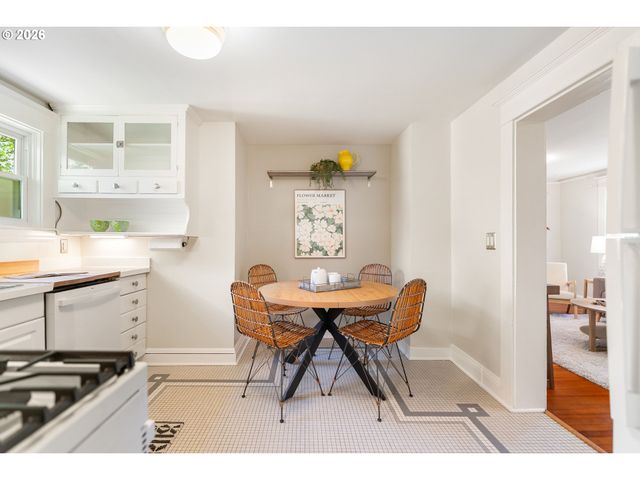 1005 Se TENINO St, Portland, OR 97202