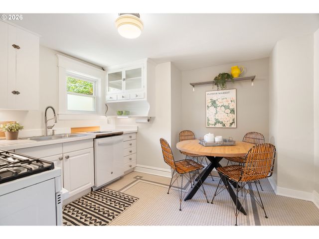 1005 Se TENINO St, Portland, OR 97202