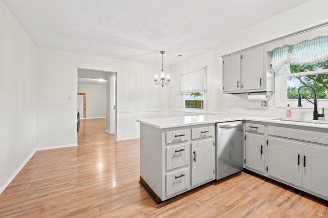 6011 Oregon Drive, Fort Wayne, IN 46825
