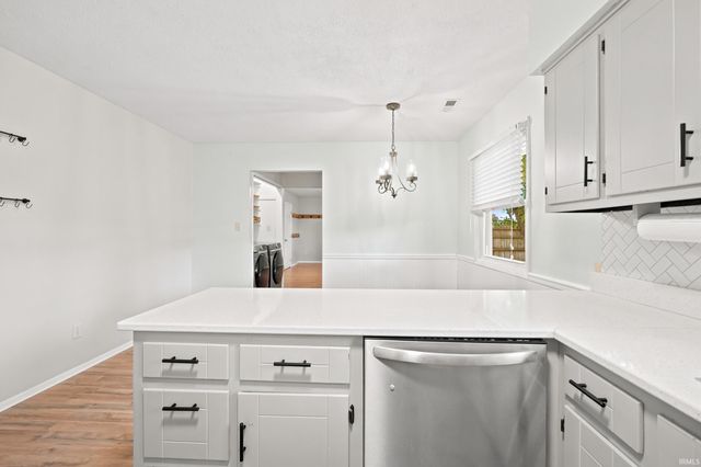 6011 Oregon Drive, Fort Wayne, IN 46825