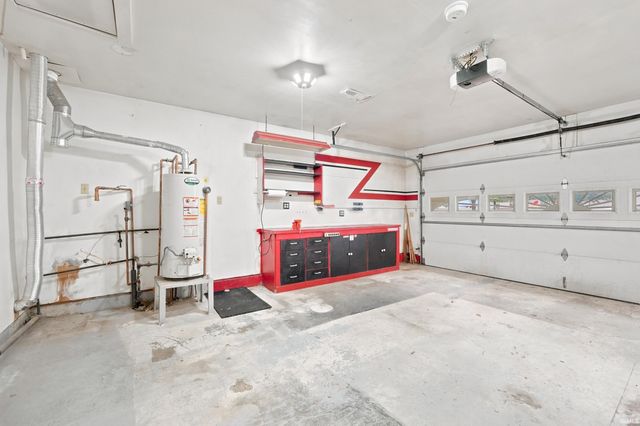 6011 Oregon Drive, Fort Wayne, IN 46825