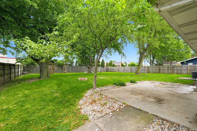 6011 Oregon Drive, Fort Wayne, IN 46825