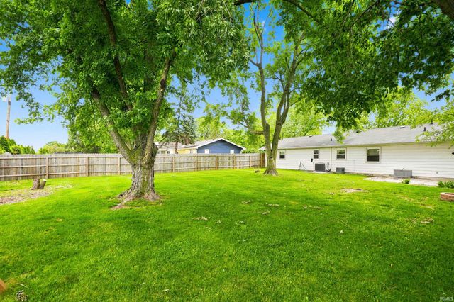 6011 Oregon Drive, Fort Wayne, IN 46825