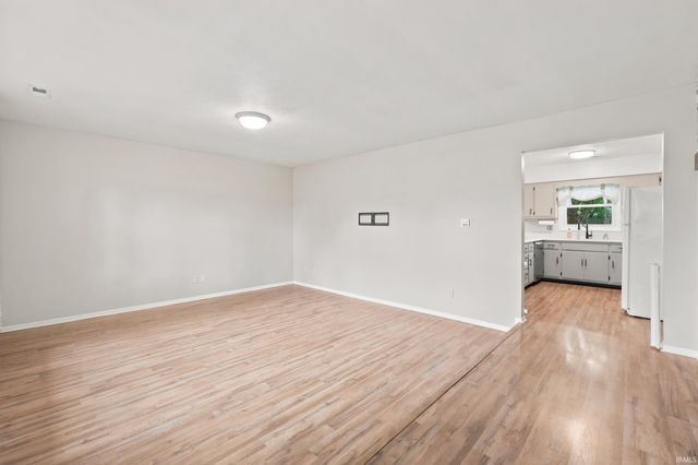 6011 Oregon Drive, Fort Wayne, IN 46825