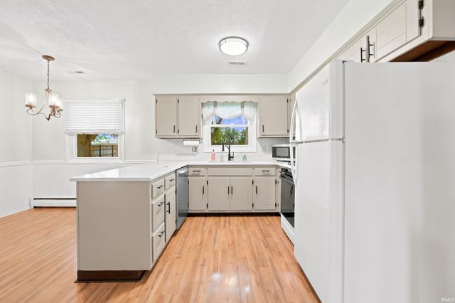 6011 Oregon Drive, Fort Wayne, IN 46825