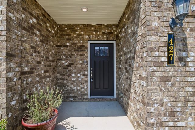 427 Palmetto Dr, Columbia, TN 38401