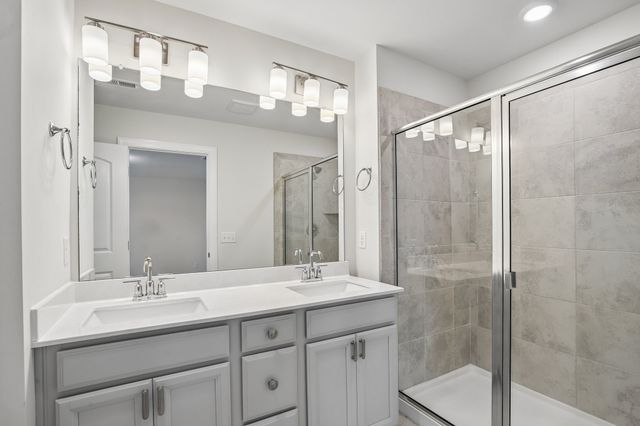 427 Palmetto Dr, Columbia, TN 38401
