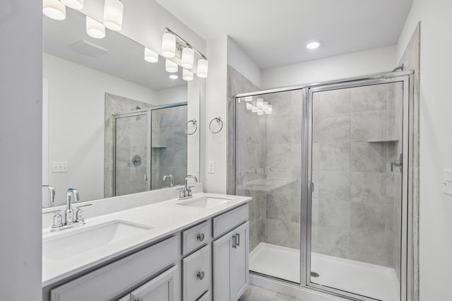 427 Palmetto Dr, Columbia, TN 38401