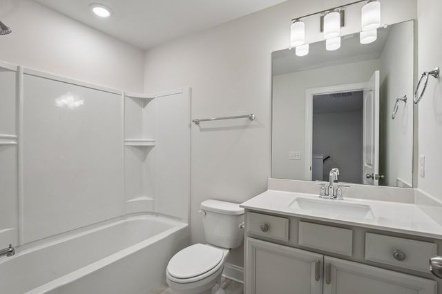 427 Palmetto Dr, Columbia, TN 38401