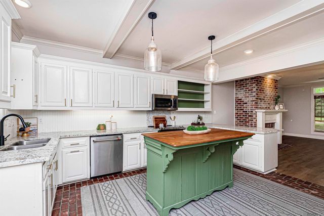 6094 Beechgrove Ln, St Francisville, LA 70775