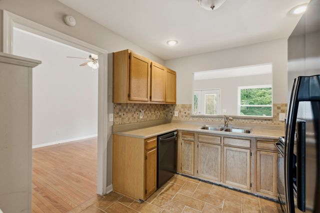 509 Pine View Ct, Hermitage, TN 37076