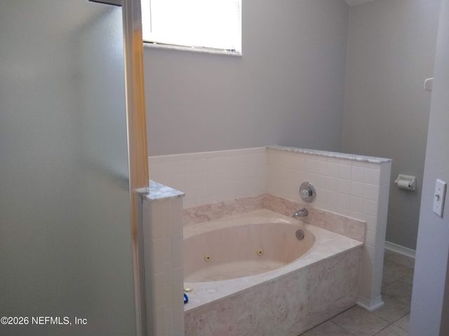 2828 LANTANA LAKES Drive W, Jacksonville, FL 32246